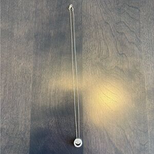 Silver round pendant necklace